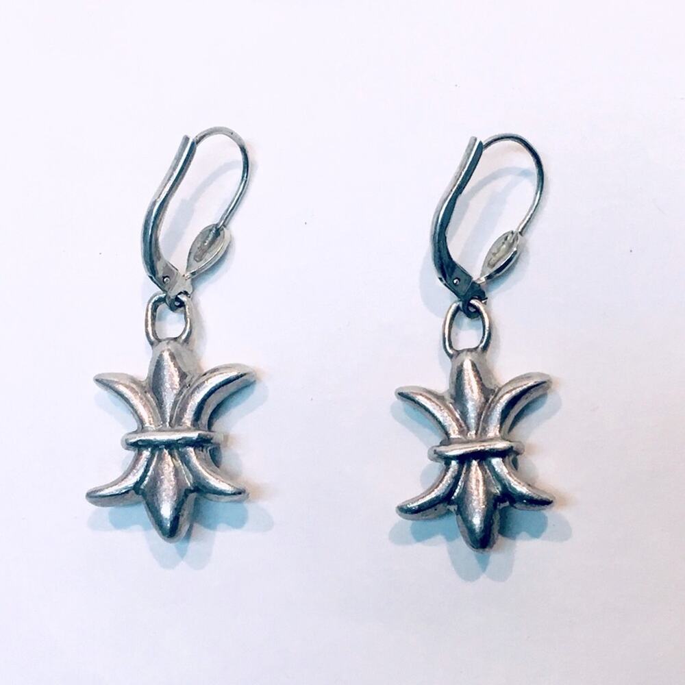 Vintage 3D Design Dangle Earrings